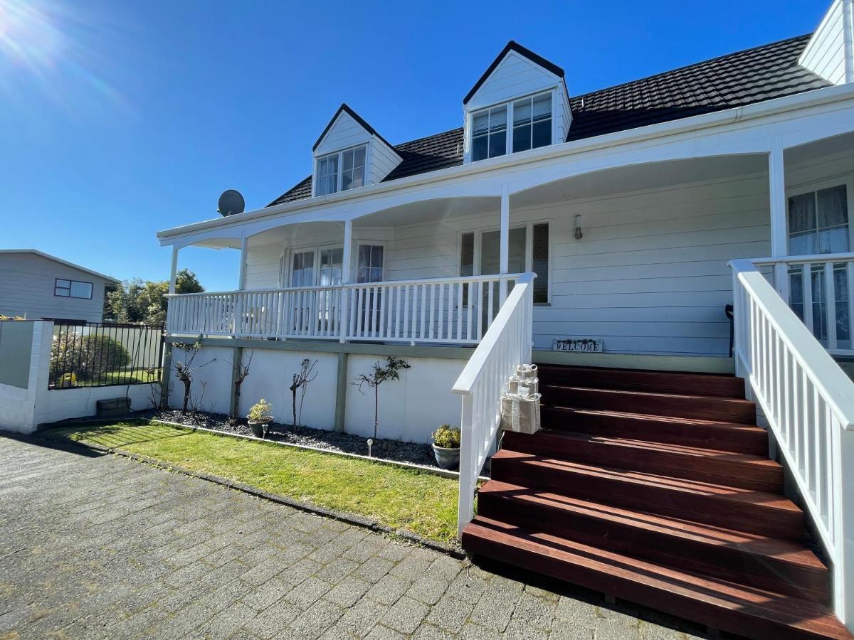 2Mins To Lakefront Family Retreat Taupo Exterior photo